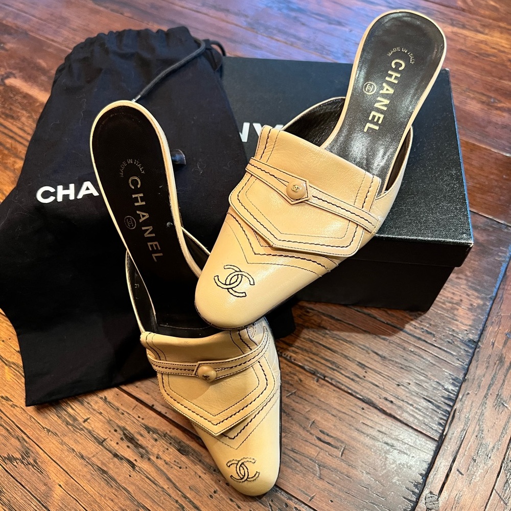 Chanel vintage tan mules